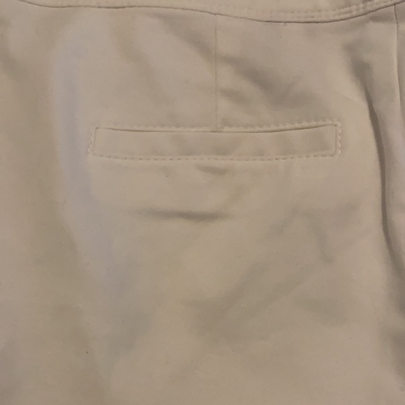 The Limited white sz 4 sailor shorts w/ decorative buttons & functional zipper - Picture 5 of 10